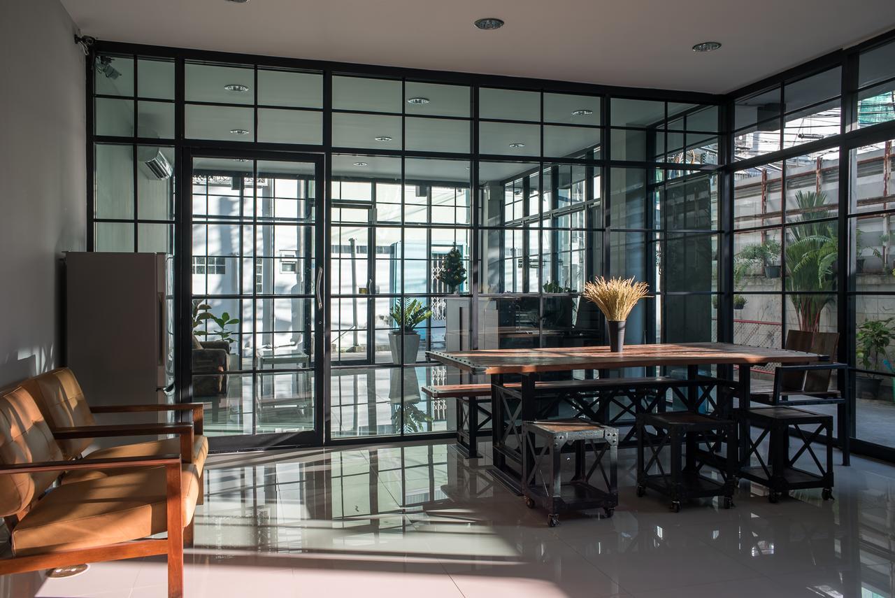 S44Room Bangkok Luaran gambar